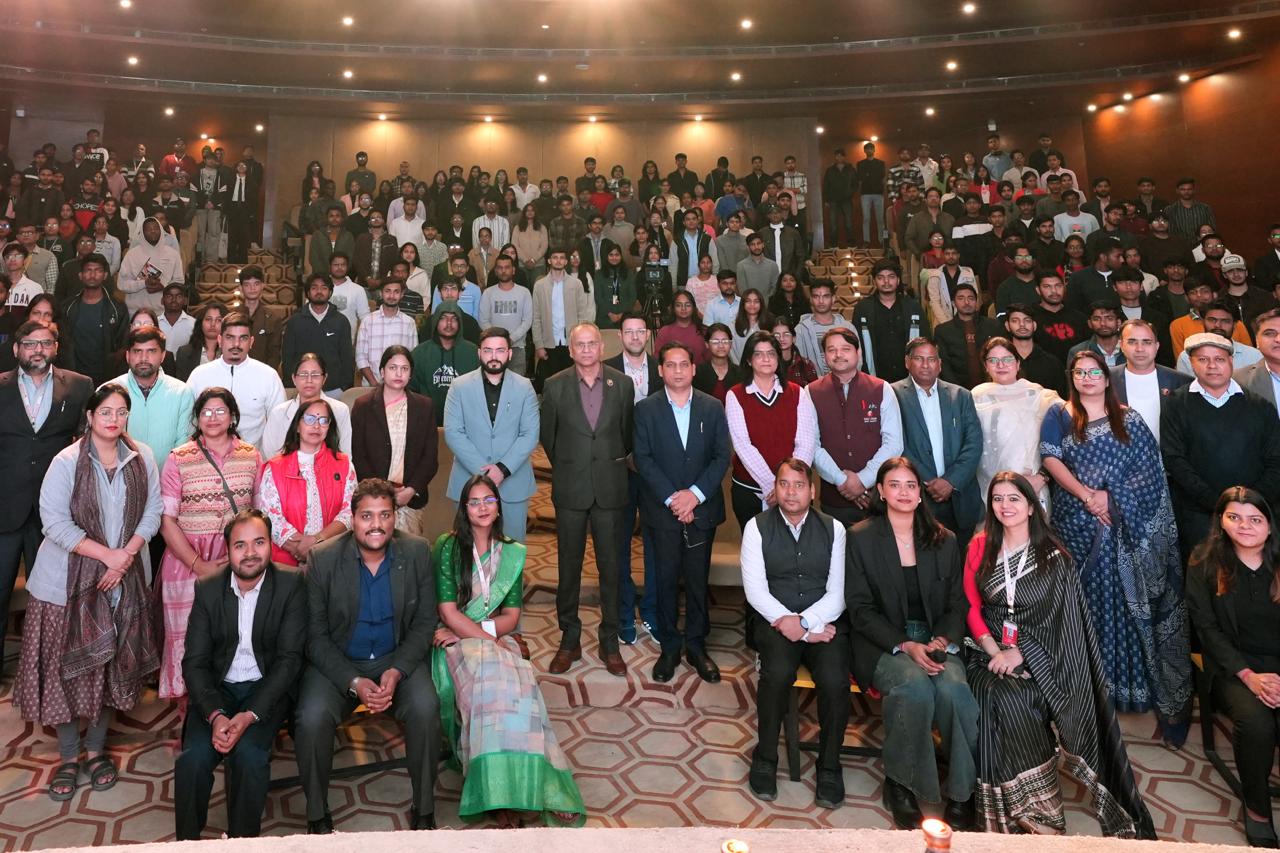 गलगोटिया यूनिवर्सिटी में 24 घंटे चलने वाली मैराथन हैकाथॉन शुरू:हैकाथॉन में 30 टीमों की 90 महिला प्रतिभागी ले रही हैं हिस्सा