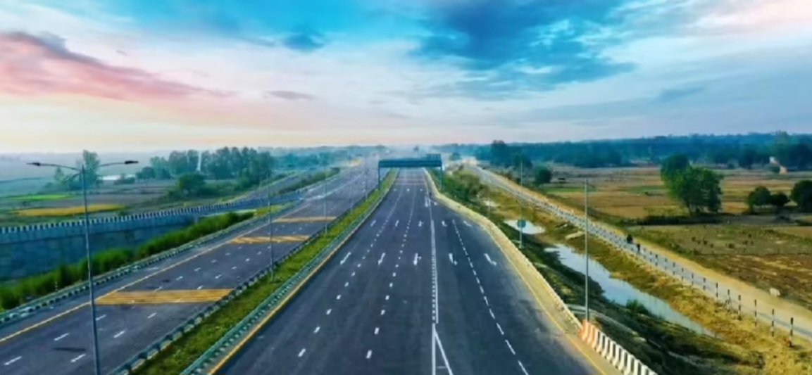 नोएडा–फरीदाबाद ग्रीनफील्ड एक्सप्रेसवे निर्माण ने पकड़ी रफ्तार, 60% काम पूरा