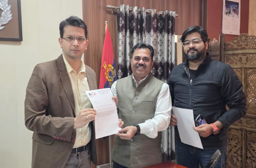 ग्रेटर नोएडा वेस्ट में सुरक्षा अलर्ट, नेफोमा ने डीसीपी को सौंपा ज्ञापन