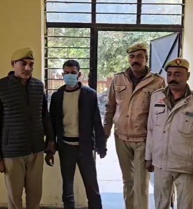 ग्रेटर नोएडा में युवक ने की जिगरी दोस्त की हत्या, शराब बनी कारण, पुलिस ने लिया एक्शन