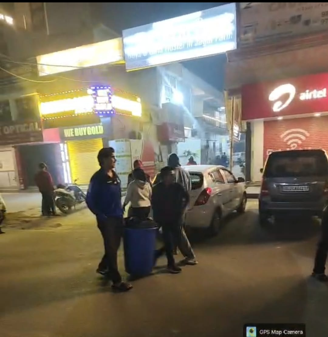 सफाई को लेकर ग्रेटर नोएडा प्राधिकरण की सराहनीय पहल: अब दिन के साथ बाजारों से रात में भी उठेगा कूड़ा