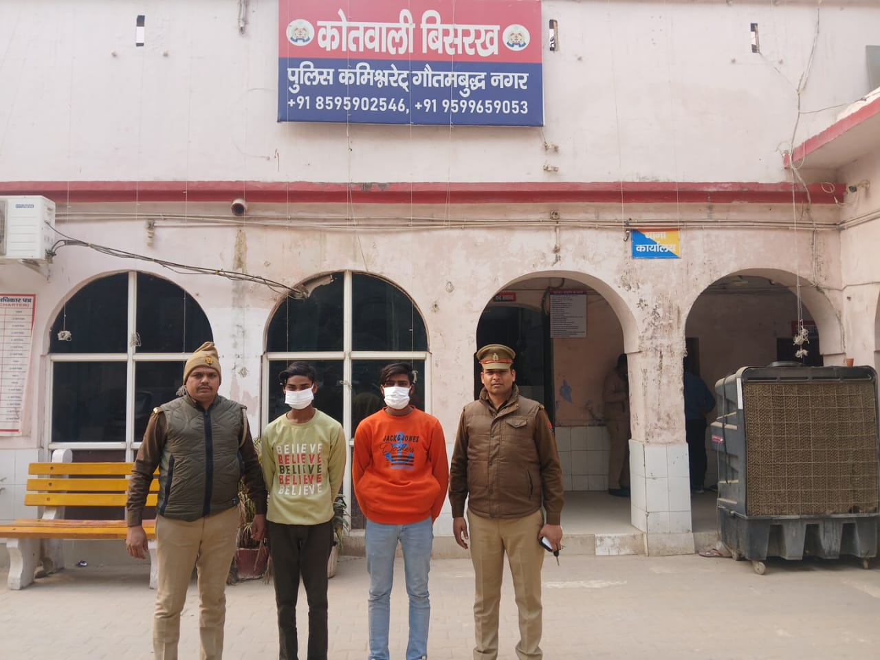 सोसायटी में घुसकर गुंडई दिखाना दो लोगों को पड़ गया भारी:पुलिस ने मुकदमा दर्ज कर दोनों को किया गिरफ्तार