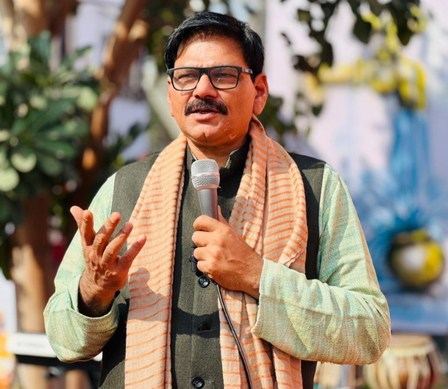 मुख्‍यमंत्री ने जेवर को दी 8 किलोमीटर लंबी सड़क की सौगात:सड़क बनवाने के लिए विधायक धीरेंद्र सिंह ने किया था प्रयास