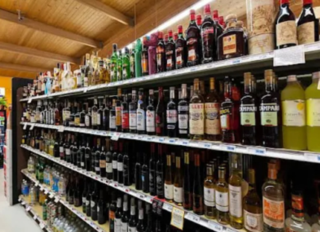 नववर्ष की पूर्व संध्‍या पर सरकार का बड़ा निर्णय:शराब की दुकानों पर एक घंटे तक अतिरिक्‍त बिक्री का मिला अवसर