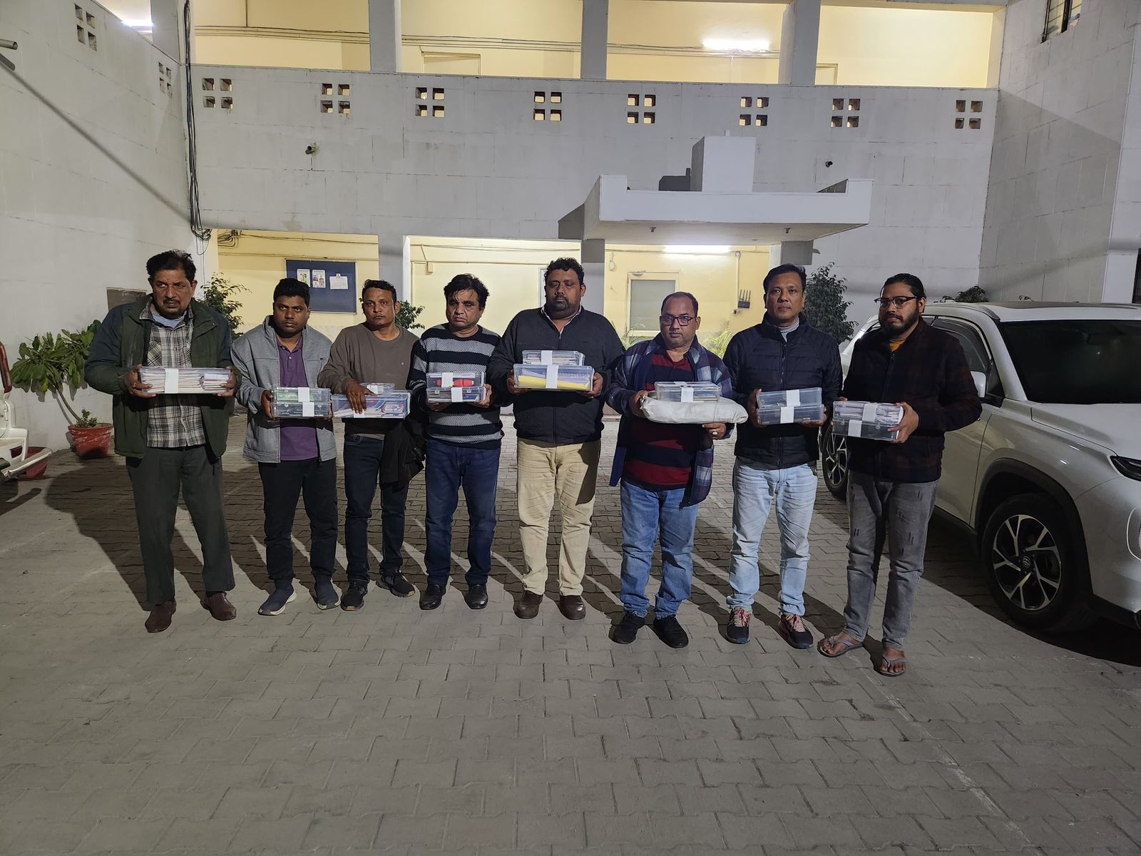 फर्जी दस्तावेज़ से 100 करोड़ की लोन ठगी करने वाले गैंग का पर्दाफाश, सरगना समेत 8 गिरफ्तार