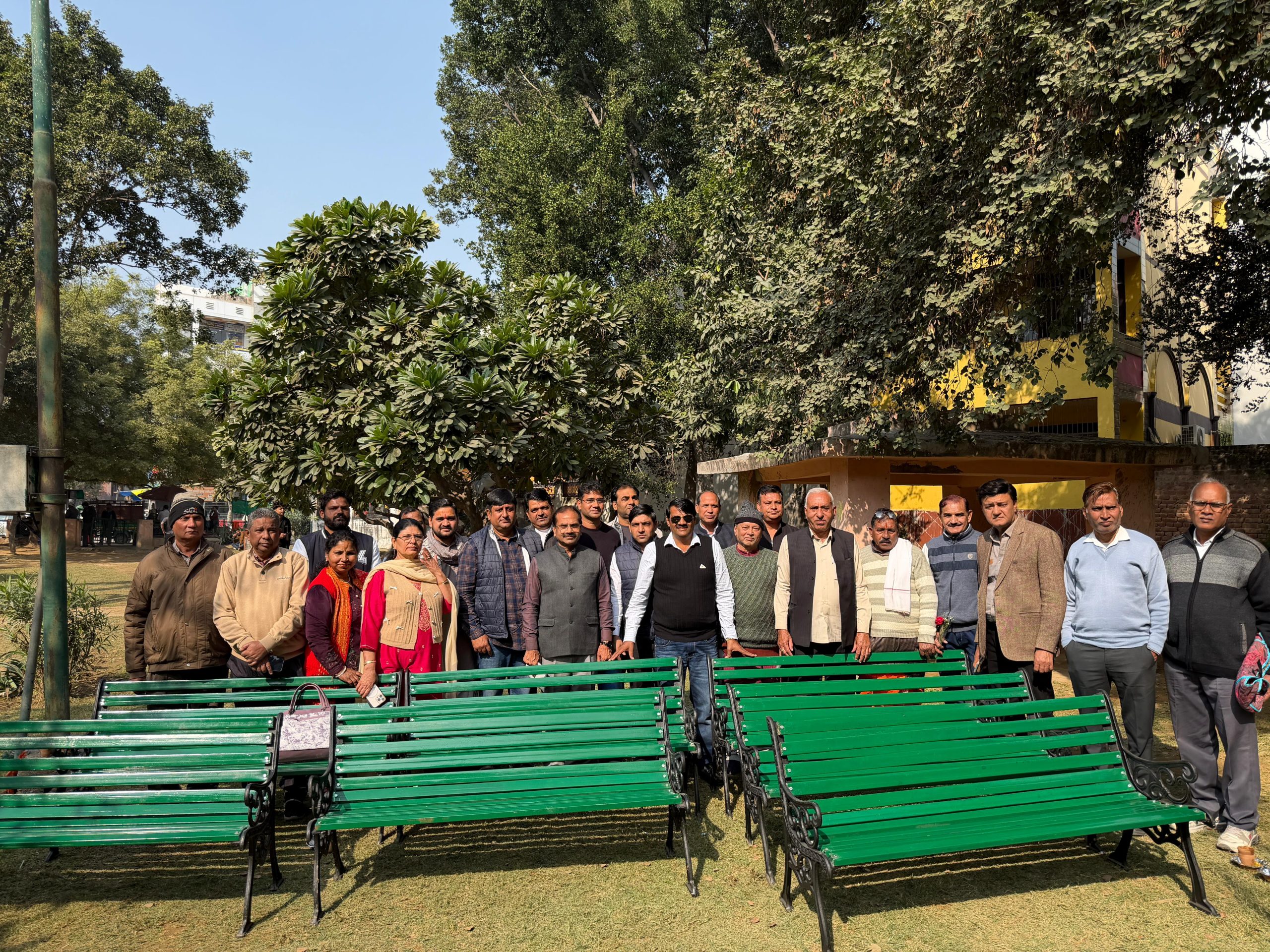 मांग हुई पूरी बीटा एक सेक्‍टर को मिला उपहार:ग्रेटर नोएडा प्राधिकरण ने सेक्‍टर को दी 30 बेंच