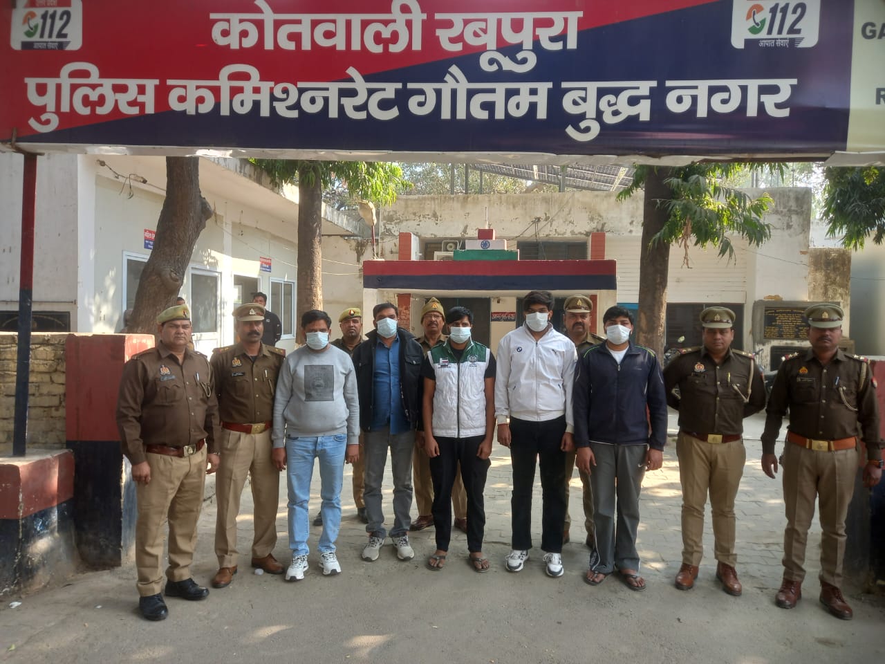 ग्रेटर नोएडा में प्रेमी ने चचेरे भाई से दो बार करा दी नाबालिग प्रेमिका की शादी, 5 पहुंचे सलाखों के पीछे