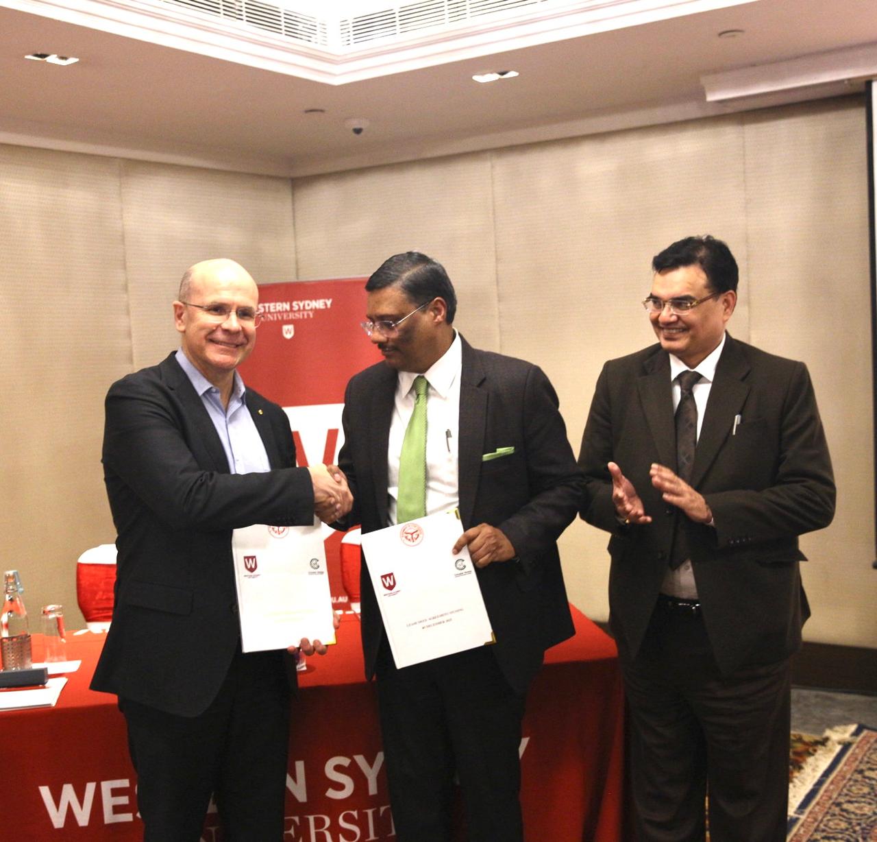 ग्रेटर नोएडा के शिक्षण संस्‍थानों को विदेश यूनिवर्सिटी से मिलेगी टक्‍कर:उत्तर प्रदेश में पहली विदेशी यूनिवर्सिटी का ग्रेटर नोएडा में खुला कैंपस