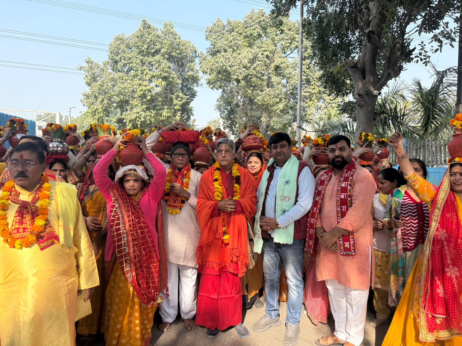 बीटा एक सेक्‍टर में श्रीमद् भागवत महापुराण कथा का होगा आयोजन:आयोजन से पूर्व सेक्‍टर में निकाली गई कलश यात्रा