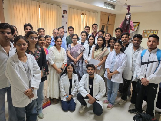 गौतम बुद्ध विश्वविद्यालय को मिली फॉरेंसिक प्रयोगशाला:फॉरेंसिक साइंस के विद्यार्थियों को मिलेगा व्यावहारिक अनुभव