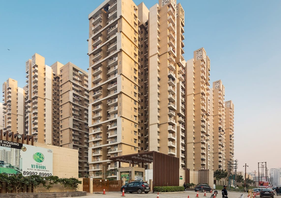 93 लाख रुपए बिजली का बिल न देना सोसायटी को पड़ गया भारी:एनपीसीएल ने महागुन मायवुड्स सोसायटी की काट दी बिजली