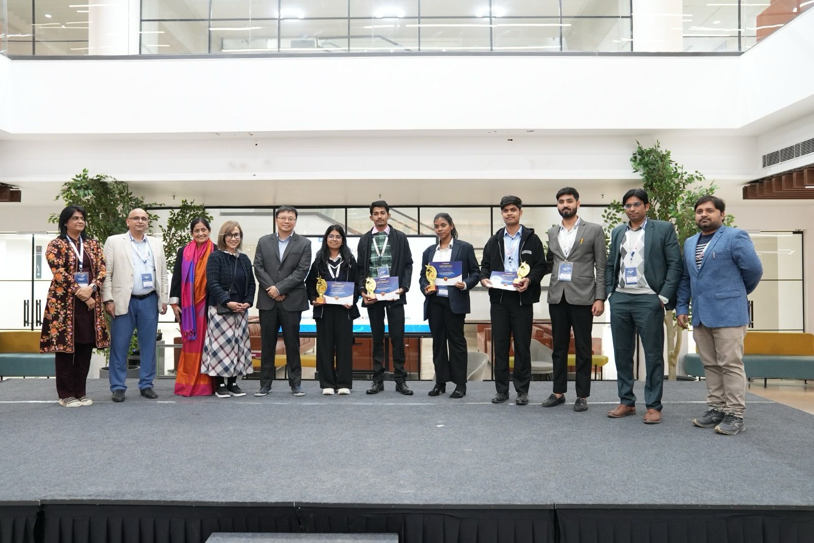 हैकाथॉन में समस्‍याओं को हल कर टीमों ने जीता पुरस्‍कार:गलगोटिया विश्वविद्यालय में इंटरनेशनल हैकाथॉन 2025 का समापन