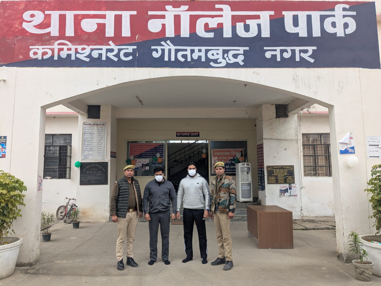 EZ Stays हॉस्टल में छात्र आत्‍महत्‍या मामले में चार कर्मचारी गिरफ्तार:हास्‍टल का मालिक व अन्‍य अभियुक्‍त फरार