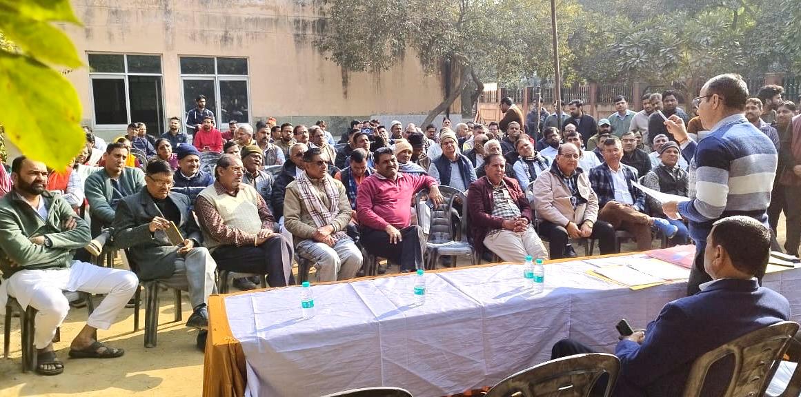 अल्‍फा एक सेक्‍टर में माला पहनकर पदाधिकारी बनने वालों की बढ़ी मुश्किल:चुनाव अधिकारी ने कहा सेक्‍टर में लोकतांत्रिक तरीके से होगा चुनाव