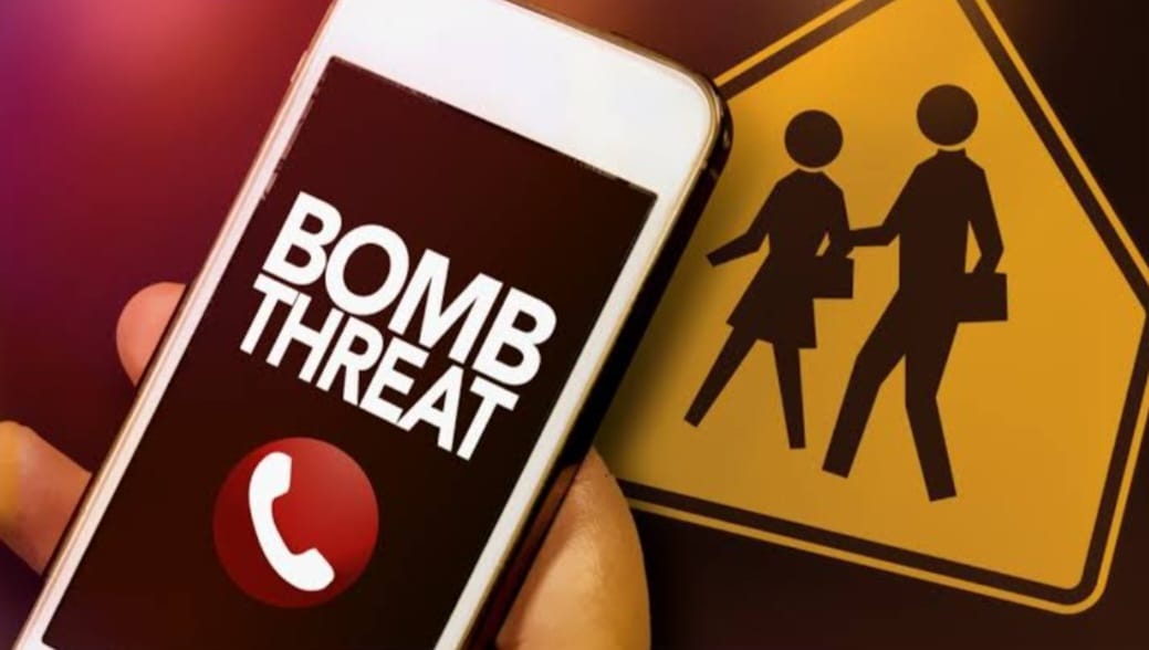नोएडा के नामी स्कूलों को बम से उड़ाने की धमकी, सुरक्षा एजेंसियां अलर्ट