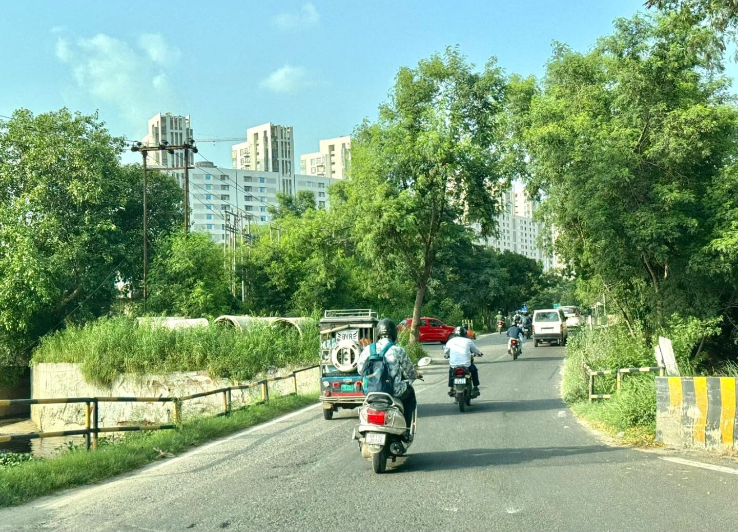 इंजीनियर की मौत के बाद अव्‍यवस्‍थाओं को सही करने में जुटा प्राधिकरण:पी-थ्री सेक्‍टर के जर्जर पुल को नया बनाने की शुरू हुई कवायद