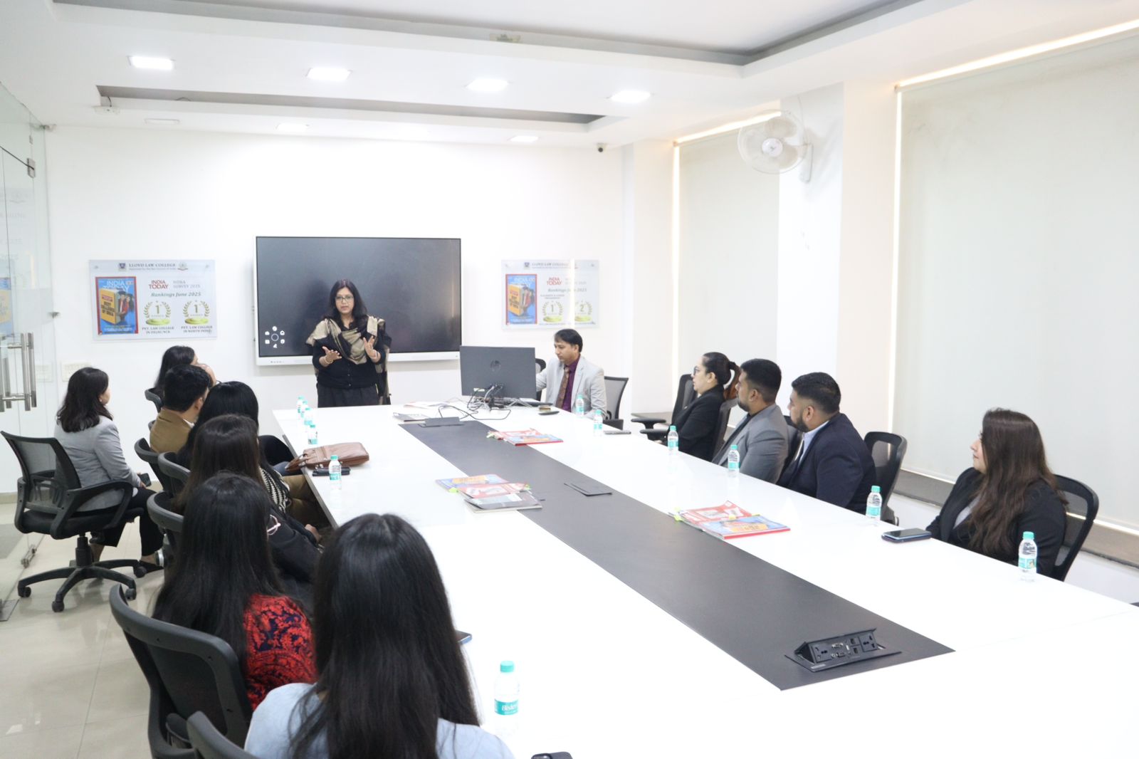 लॉयड में अंतरराष्ट्रीय विश्वविद्यालयों का भव्य सम्मेलन:कार्यक्रम में 13 वैश्विक विश्वविद्यालयों ने की सहभागिता