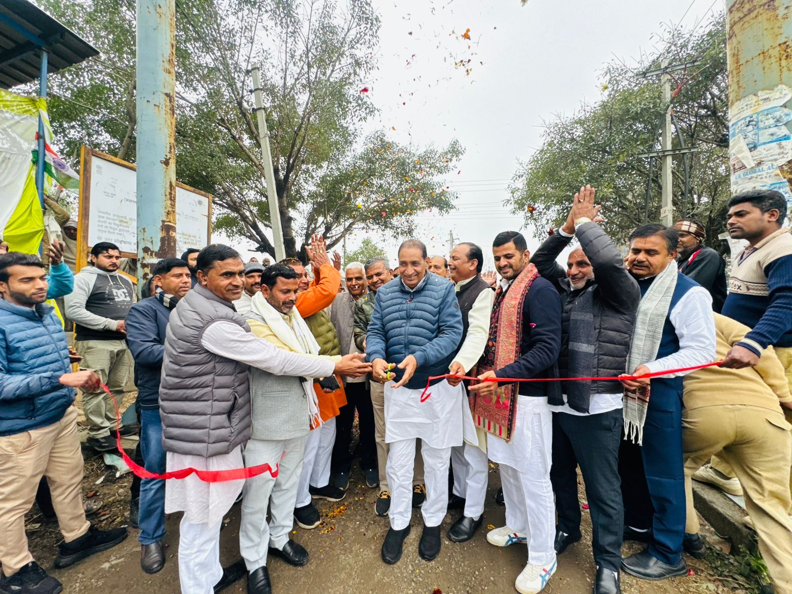 दादरी विधानसभा में सड़कों के जाल से यातायात को मिल रही मजबूती:118.89 लाख से विभिन्‍न गांव में सड़क बनाने का हुआ शिलान्‍यास