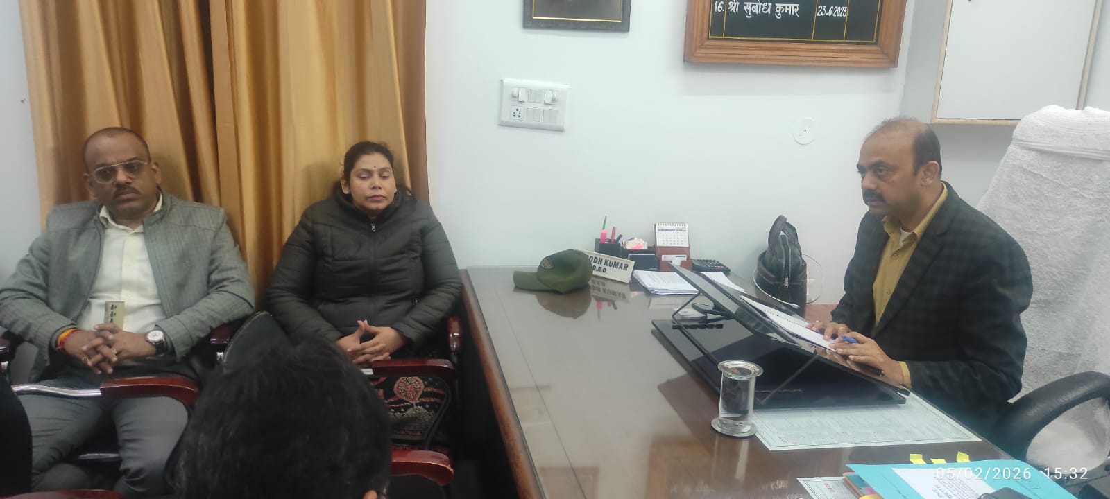 शराब की सभी दुकानों पर प्रिंट रेट का डिस्‍प्‍ले होगा अनिवार्य:अहम बैठक में जिला आबकारी अधिकारी ने दिया निर्देश