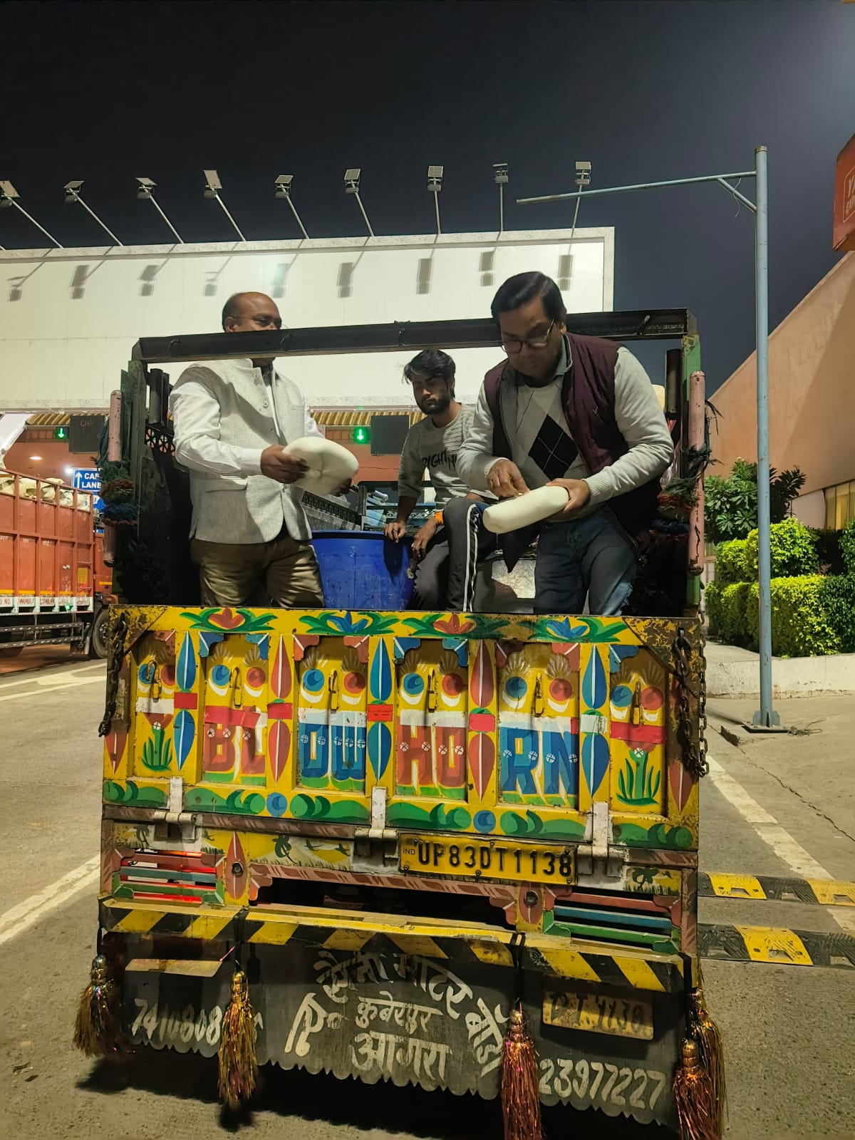 दिल्‍ली में होने वाली थी 650 किलो मिलावटी पनीर की सप्‍लाई:खाद्य विभाग की टीम ने नमूना लेने के बाद पनीर को कराया नष्‍ट