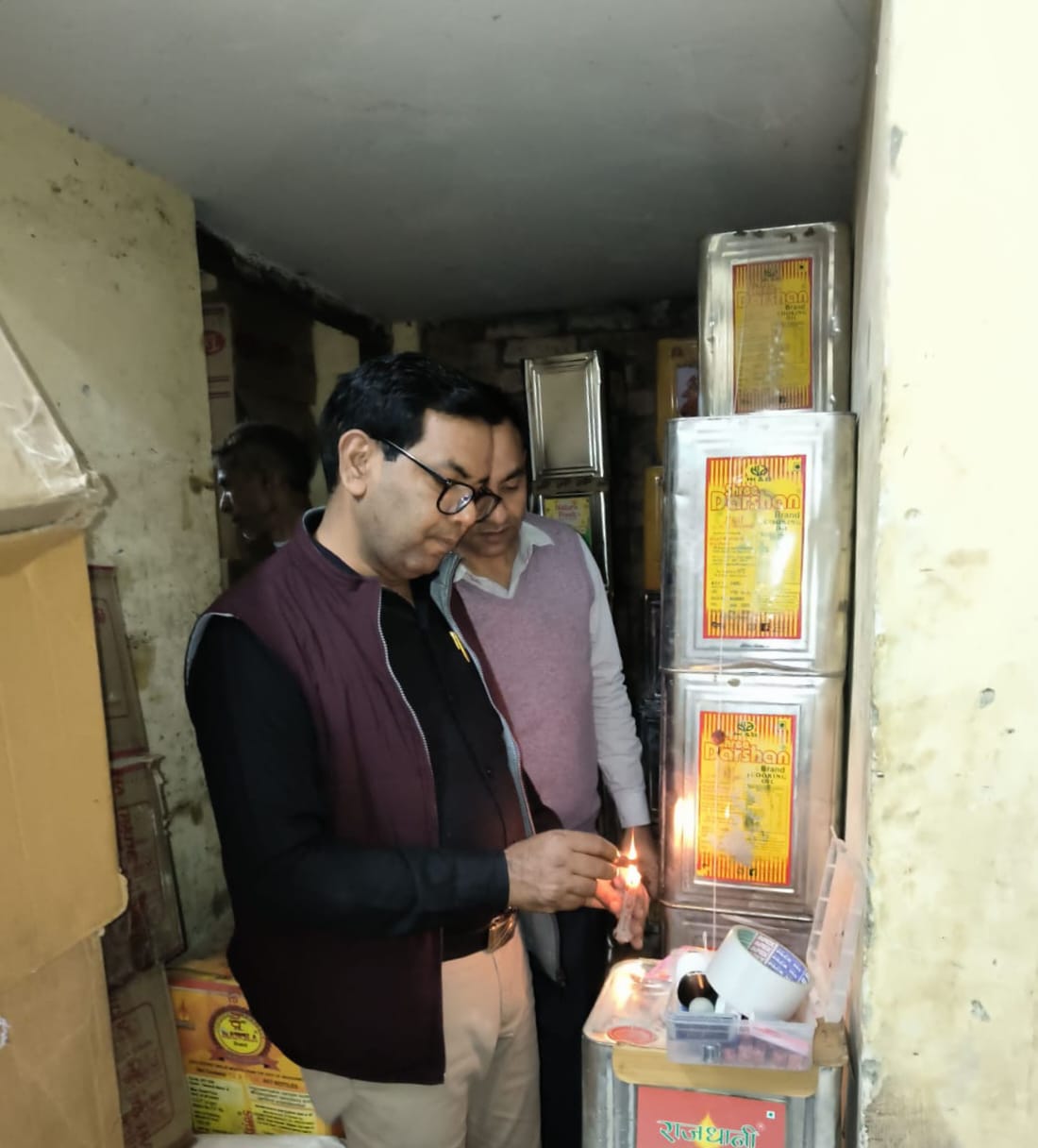 100 से अधिक लोगों के बीमार होने के बाद हरकत में आया खाद्य विभाग:400 लीटर से अधिक ऑयल किया सीज, जांच के लिए भेजा गया नमूना