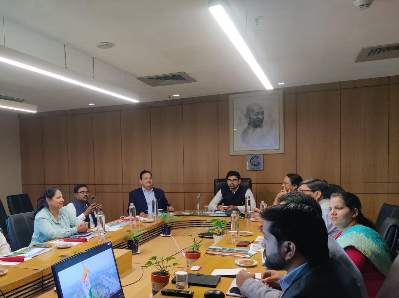 तेलंगाना सरकार को पसंद आया ग्रेटर नोएडा प्राधिकरण का टाउनशिप प्‍लान:तेलंगाना के एफसीडीए प्रतिनिधिमंडल ने ग्रेटर नोएडा प्राधिकरण अधिकारियों से प्राप्‍त की जानकारी