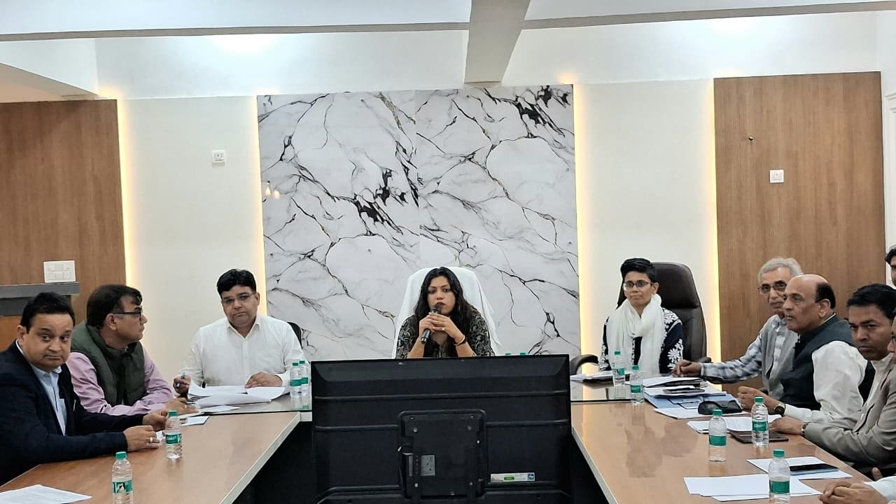 उद्योग बंधु की बैठक में नहीं पहुंचे कई विभागों के अधिकारी:इंडस्ट्रियल एंटरप्रेन्योर्स एसोसिएशन ने डीएम से की बड़ी मांग