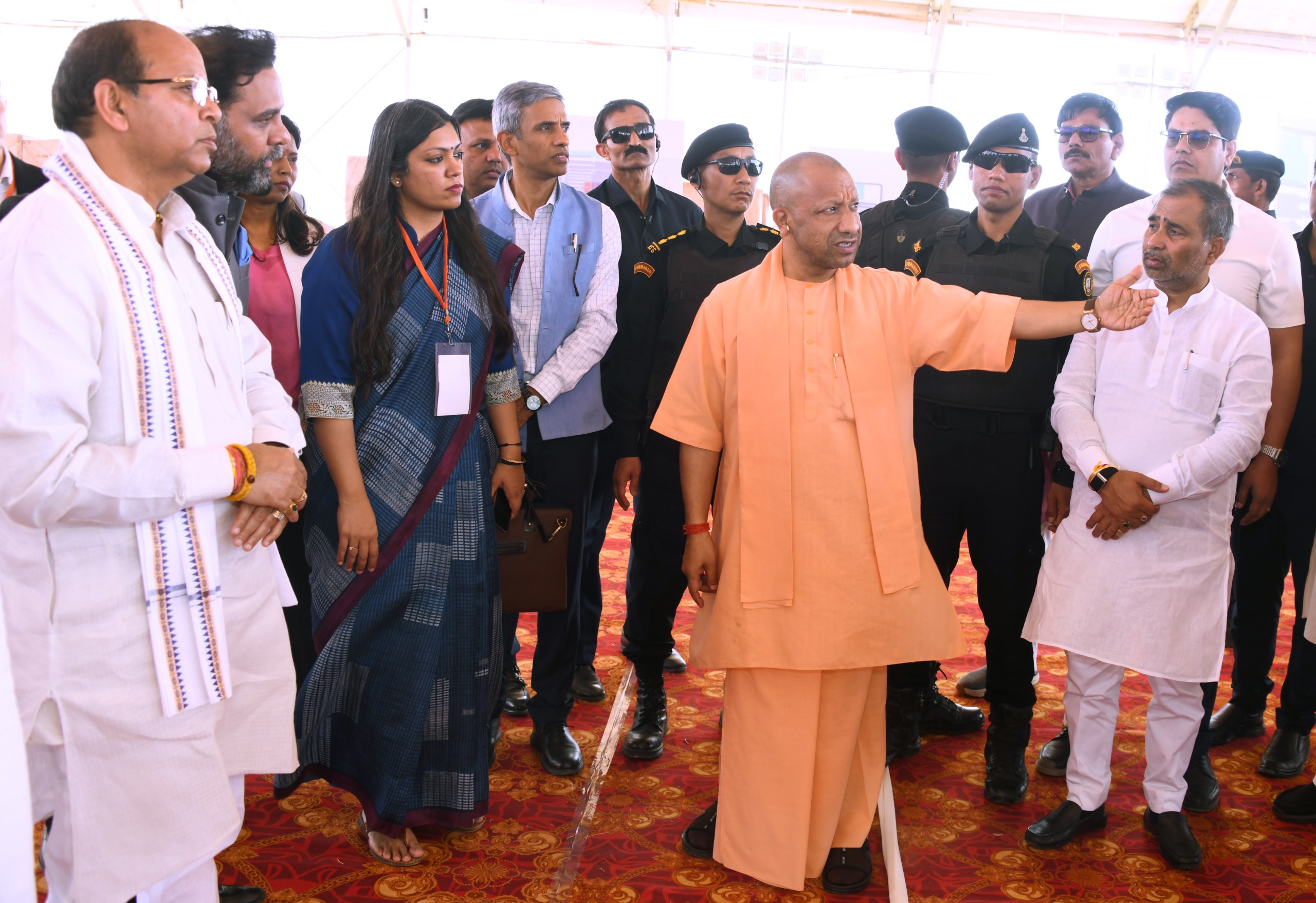 मुख्यमंत्री ने एयरपोर्ट लोकार्पण कार्यक्रम की तैयारियों का लिया जायजा:योगी आदित्यनाथ ने अधिकारियों को दिए आवश्यक निर्देश