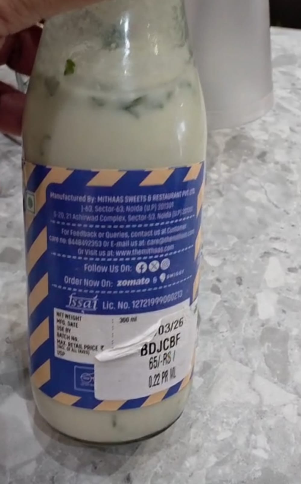 ग्रेटर नोएडा वेस्‍ट के मिठास रेस्‍टोरेंट में खुल गई गुणवत्‍ता की पोल:ग्राहक को दी गई बदबूदार मसाला छाछ, वीडियो हुआ वायरल