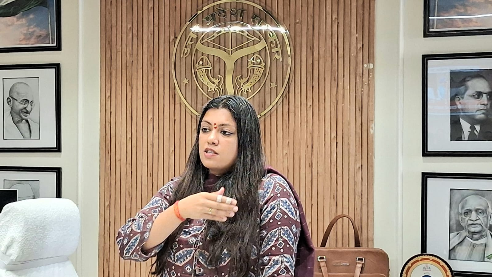 डीएम ने दिया श्रमिकों के लिए मेडिकल कैंप लगवाने का निर्देश:स्वास्थ्य विभाग एवं निजी अस्पताल संचालकों के साथ की बैठक