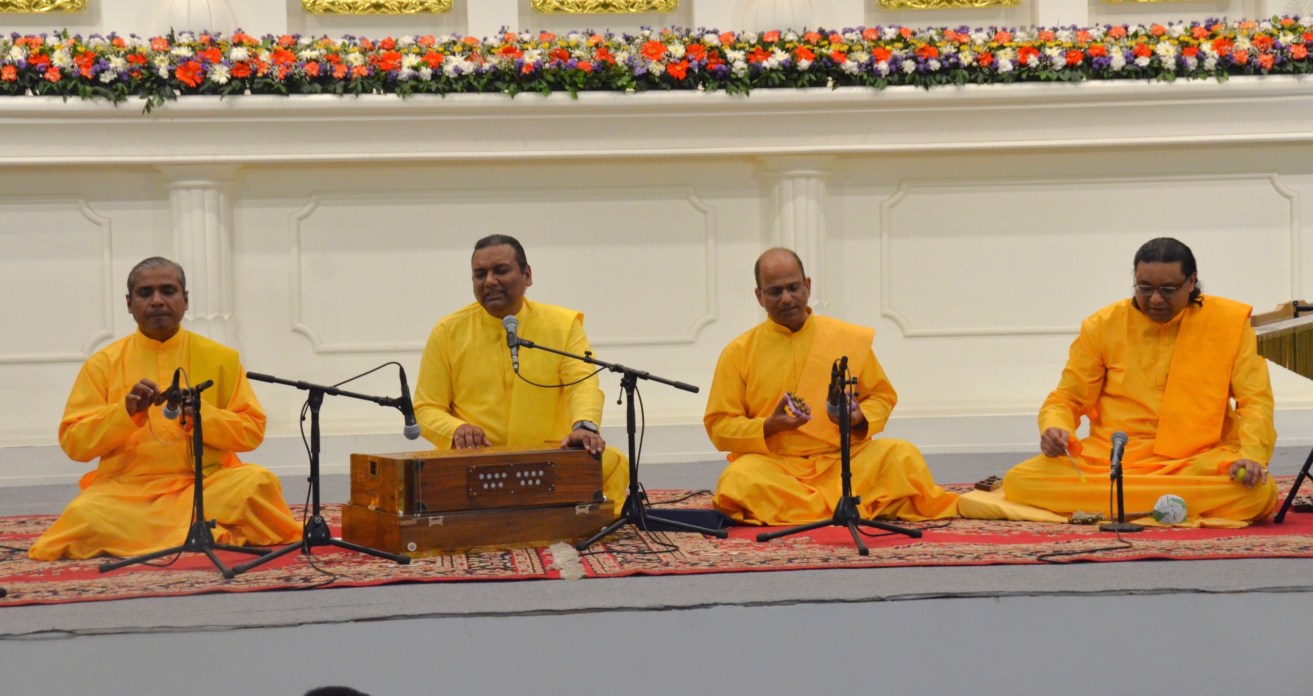 योगदा सत्संग सोसाइटी ने कराया भक्ति‍मय कीर्तन:कीर्तन व ध्‍यान में बड़ी संख्‍या में लोगों ने लिया हिस्‍सा