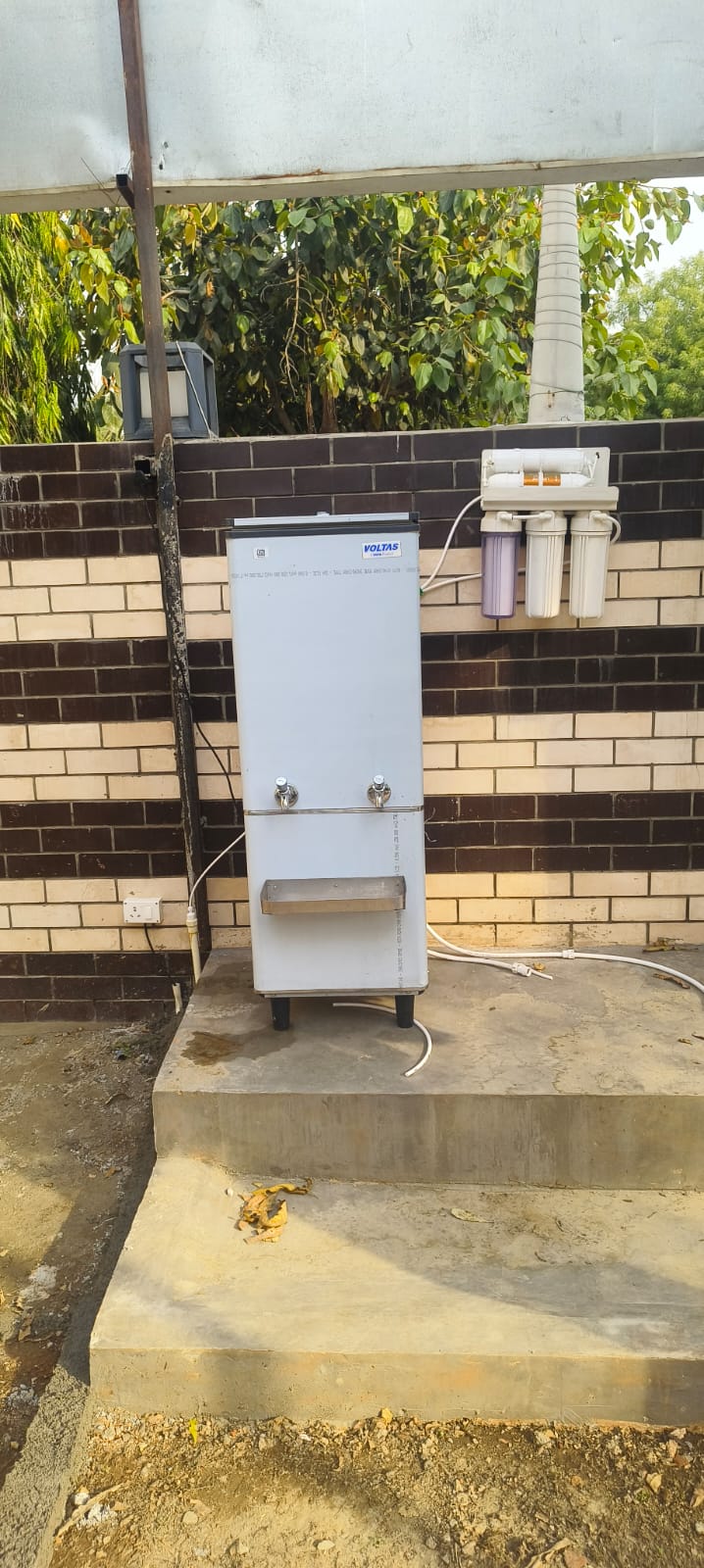 गर्मी को देखते हुए गामा दो RWA का सराहनीय कार्य:सेक्‍टर के गेट नंबर 4 पर लोगों को मिलेगा ठंडा पानी