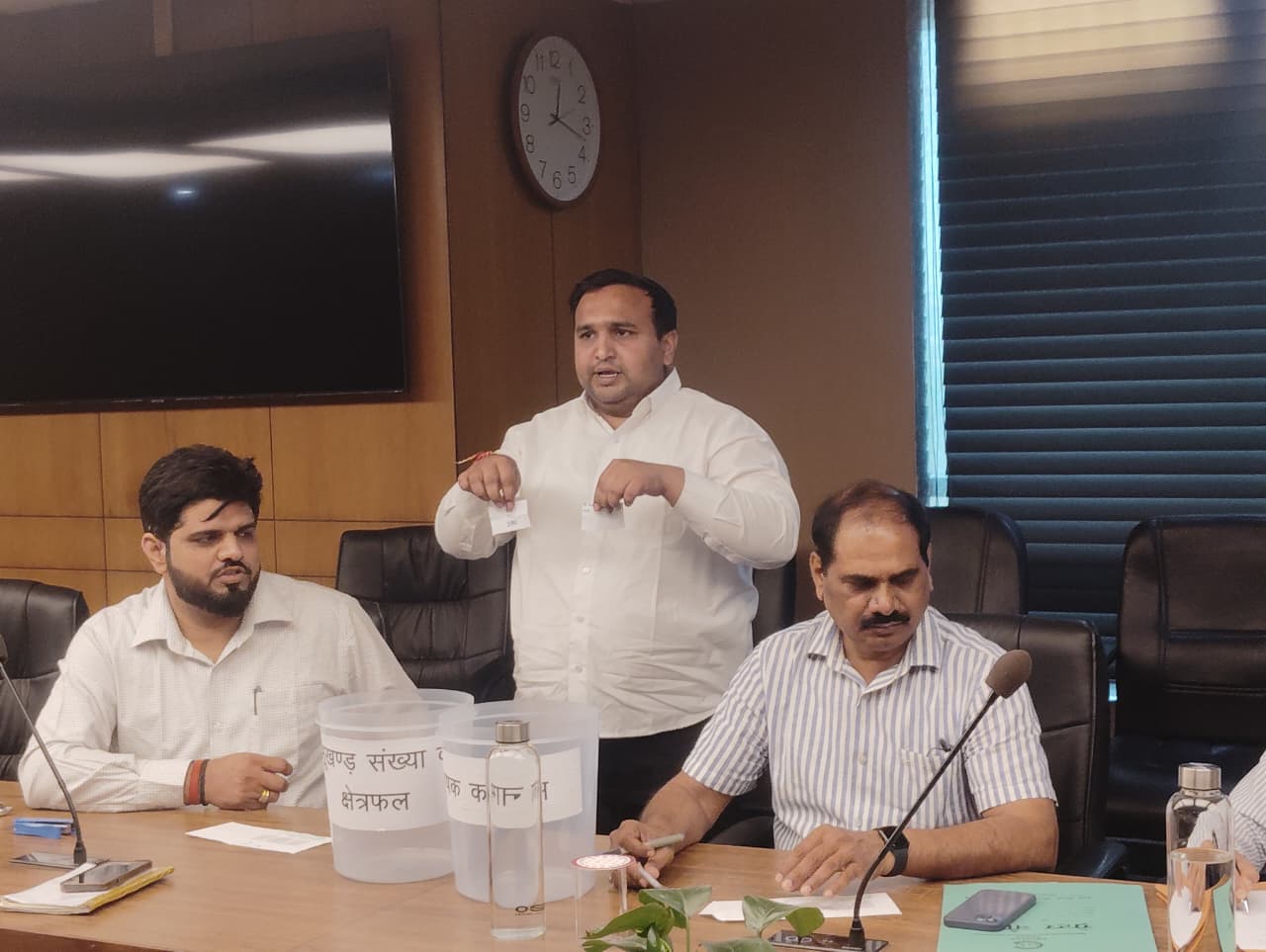 डाढ़ा गांव के किसानों का वर्षों का इंतजार हुआ पूरा:प्राधिकरण ने 17 किसानों को दिया 6 प्रतिशत आबादी भूखंड