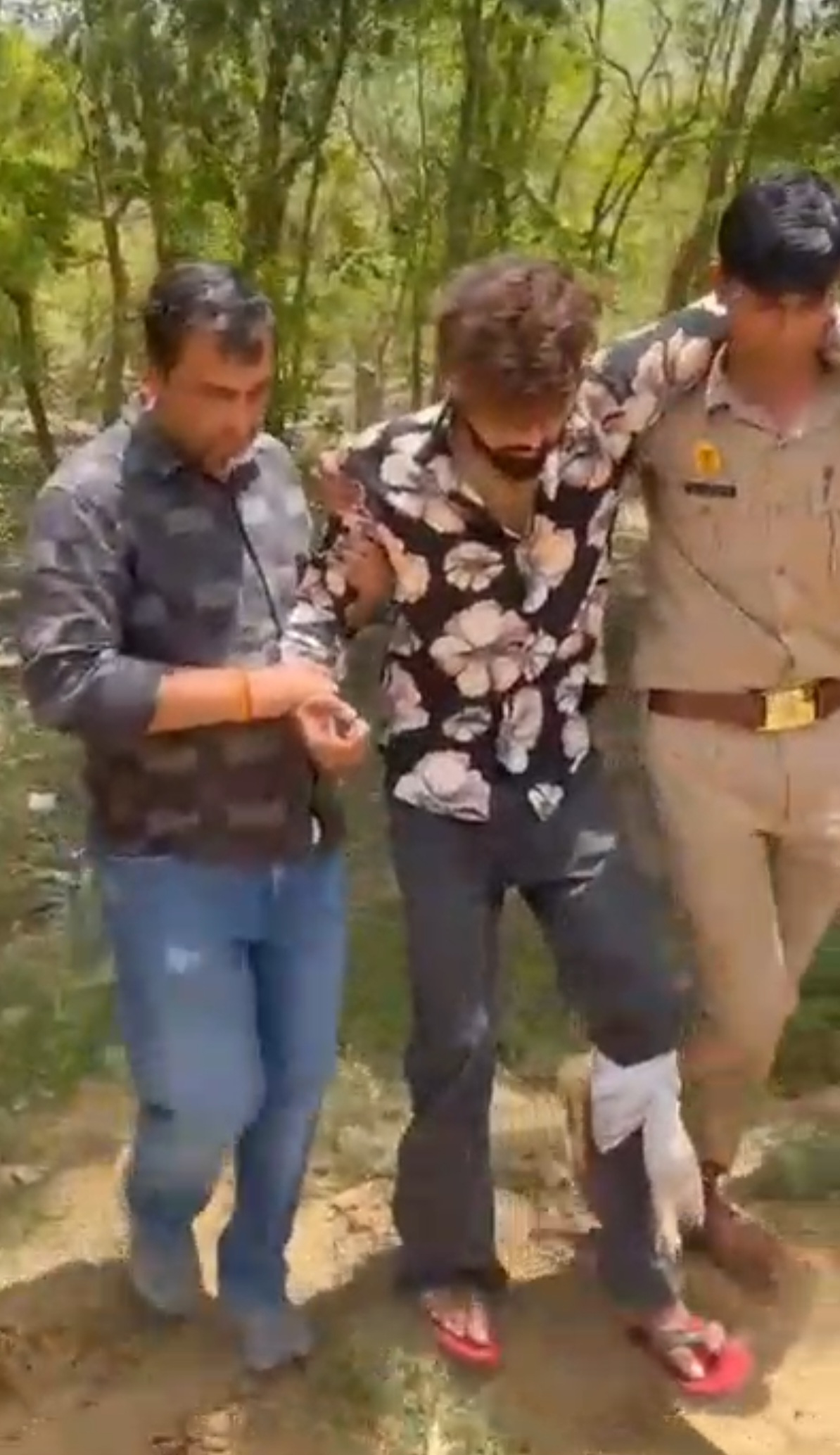 हत्‍या करने वाले दो बदमाश मुठभेड़ में हुए घायल:घटना के मुख्‍य आरोपी की तलाश में दबिश दे रही पुलिस