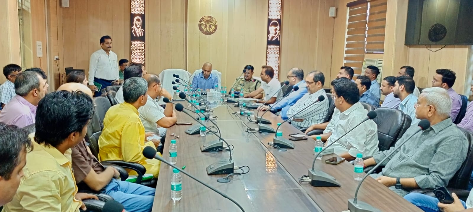 अपर आयुक्त राज्य कर ने सर्राफा व्यापारियों के साथ की बैठक:स्वर्ण के आयात में संतुलन बनाये रखने पर चर्चा