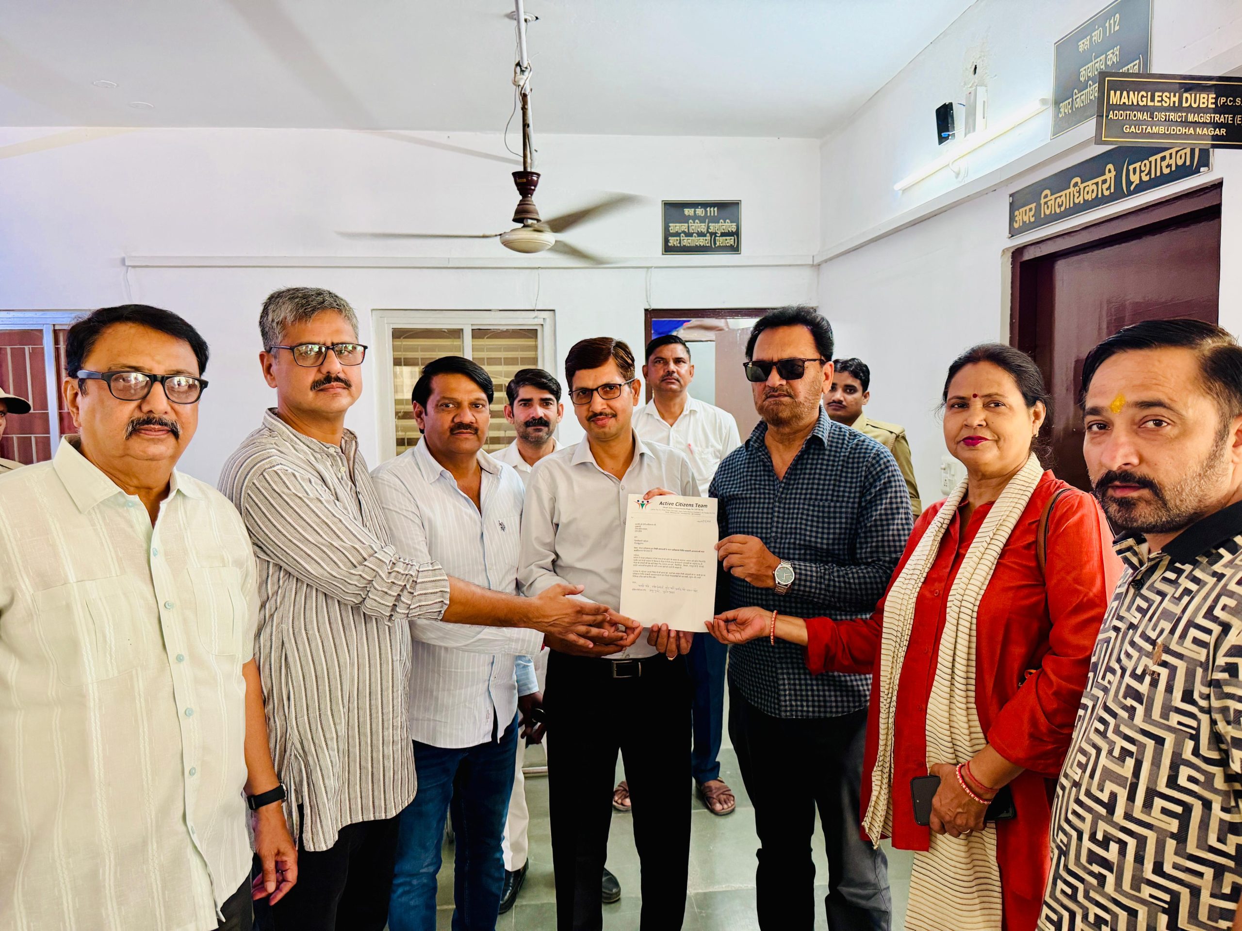 आम जनता के लिए सरकारी अस्‍पताल बनाने की मांग:मुख्‍यमंत्री के नाम एक्टिव सिटिज़न टीम ने सौंपा ज्ञापन