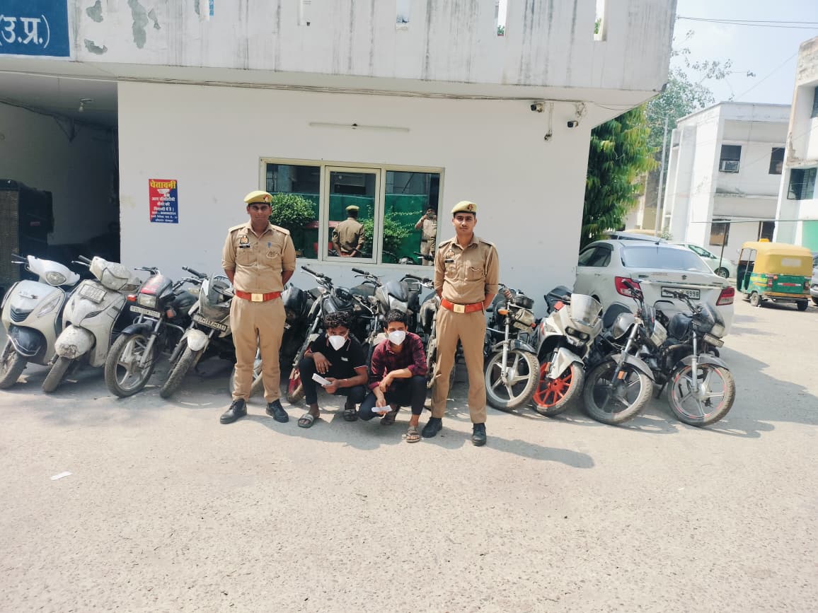 चोरी के बाद जंगल में छिपा देते थे वाहन:पुलिस ने आरोपितों के पास से बरामद किए 12 वाहन