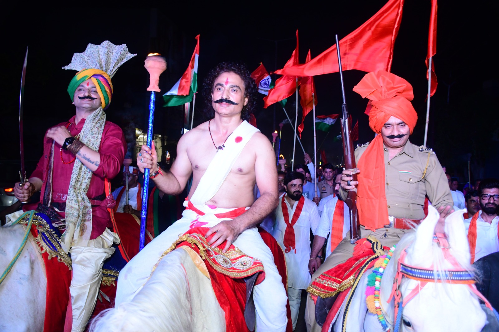 अमर शहीदों की जयघोष से गूंज उठा दादरी:हजारों मशालों ने जगाई 1857 की क्रांति की ज्वाला