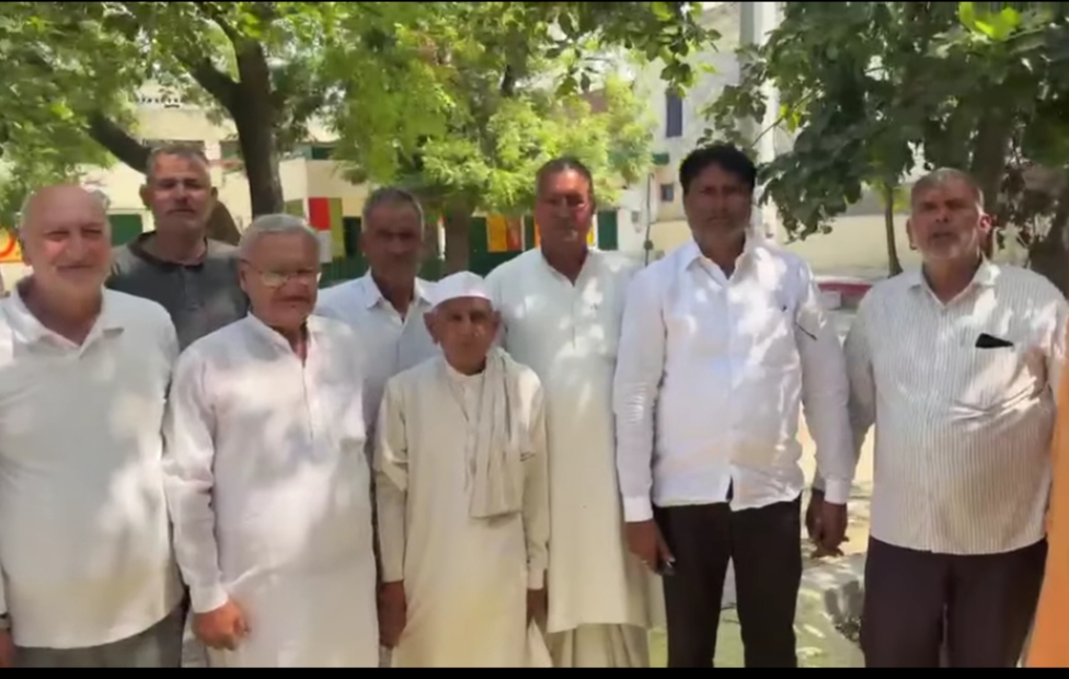 शादी में डीजे व शराब पर ग्रामीणों ने लगाया प्रतिबंध:पंचायत के बाद मुर्शदपुर के ग्रामीणों ने लिया फैसला
