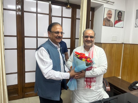 डॉ. राकेश कुमार ने एमएसएमई मंत्री भूपेंद्र चौधरी से की मुलाकात : यूपी इंटरनेशनल ट्रेड शो सहित अन्‍य मामलों पर हुई चर्चा
