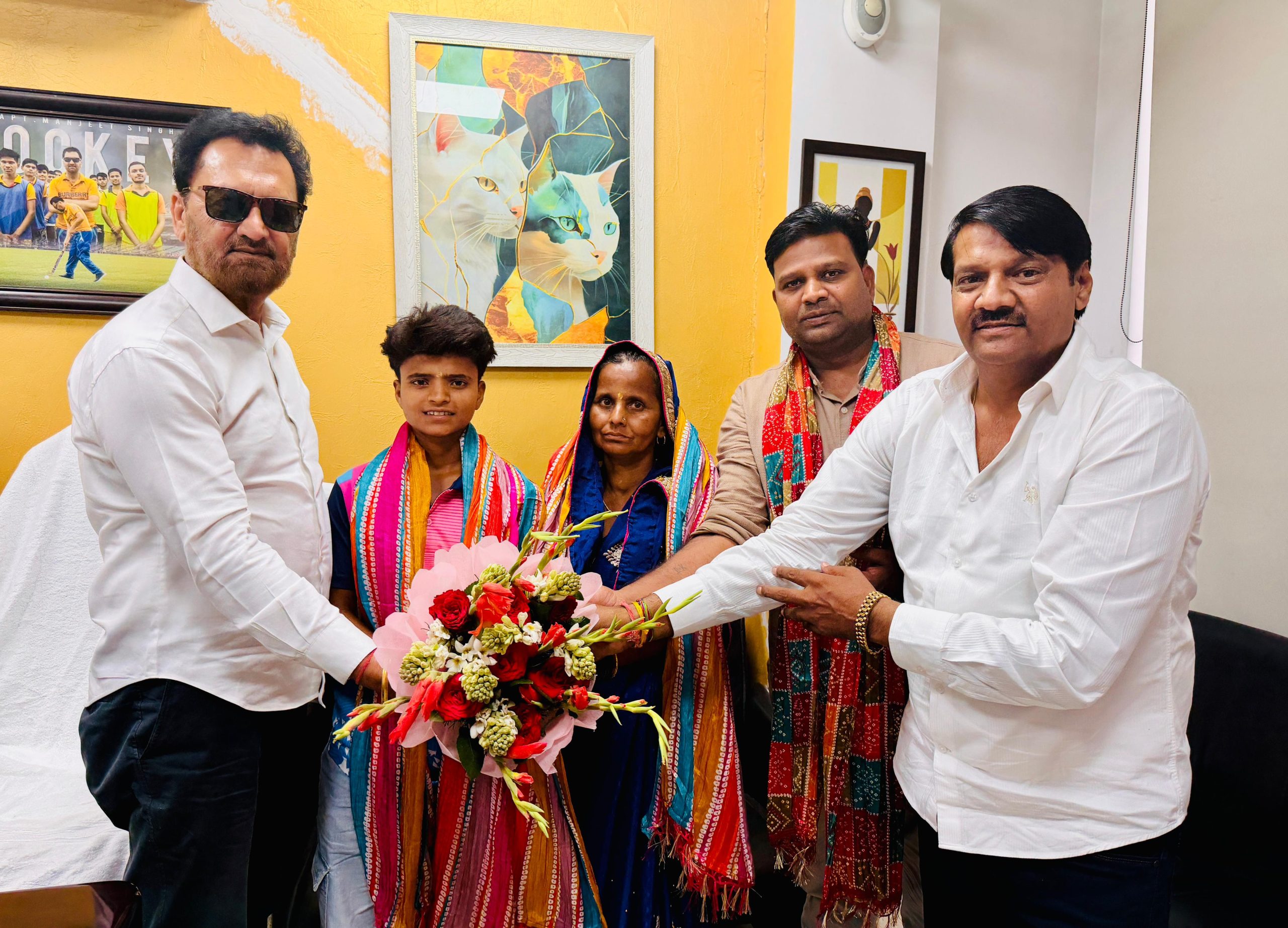 उत्तर प्रदेश हॉकी टीम का प्रतिनिधित्व करने वाली ममता सम्‍मानित : गौतमबुद्ध नगर हॉकी संघ के महासचिव मंजीत सिंह ने किया सम्‍मानित