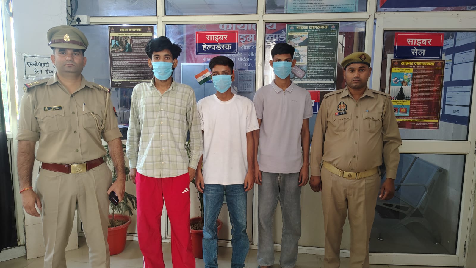 मानसिक तनाव में युवती ने आत्महत्या का किया था प्रयास, फोटो वायरल करने की धमकी देने के आरोप में तीन गिरफ्तार