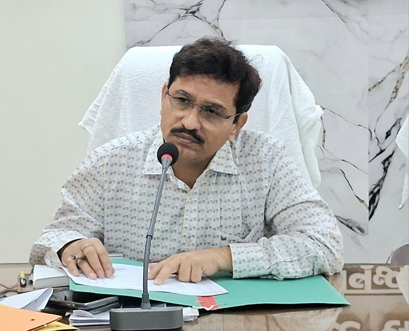 शहर के नामी स्‍कूल आदेशों की नहीं कर रहे परवाह:बैठक के बाद एक बार फ‍िर नोटिस की चेतावनी