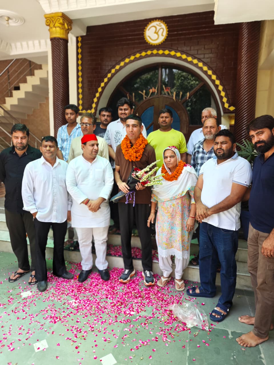 कोंडली बांगर गांव के युवा ने नाम किया रोशन:एयर फोर्स में फ्लाइंग लेफ्टिनेंट बने हर्षित भाटी