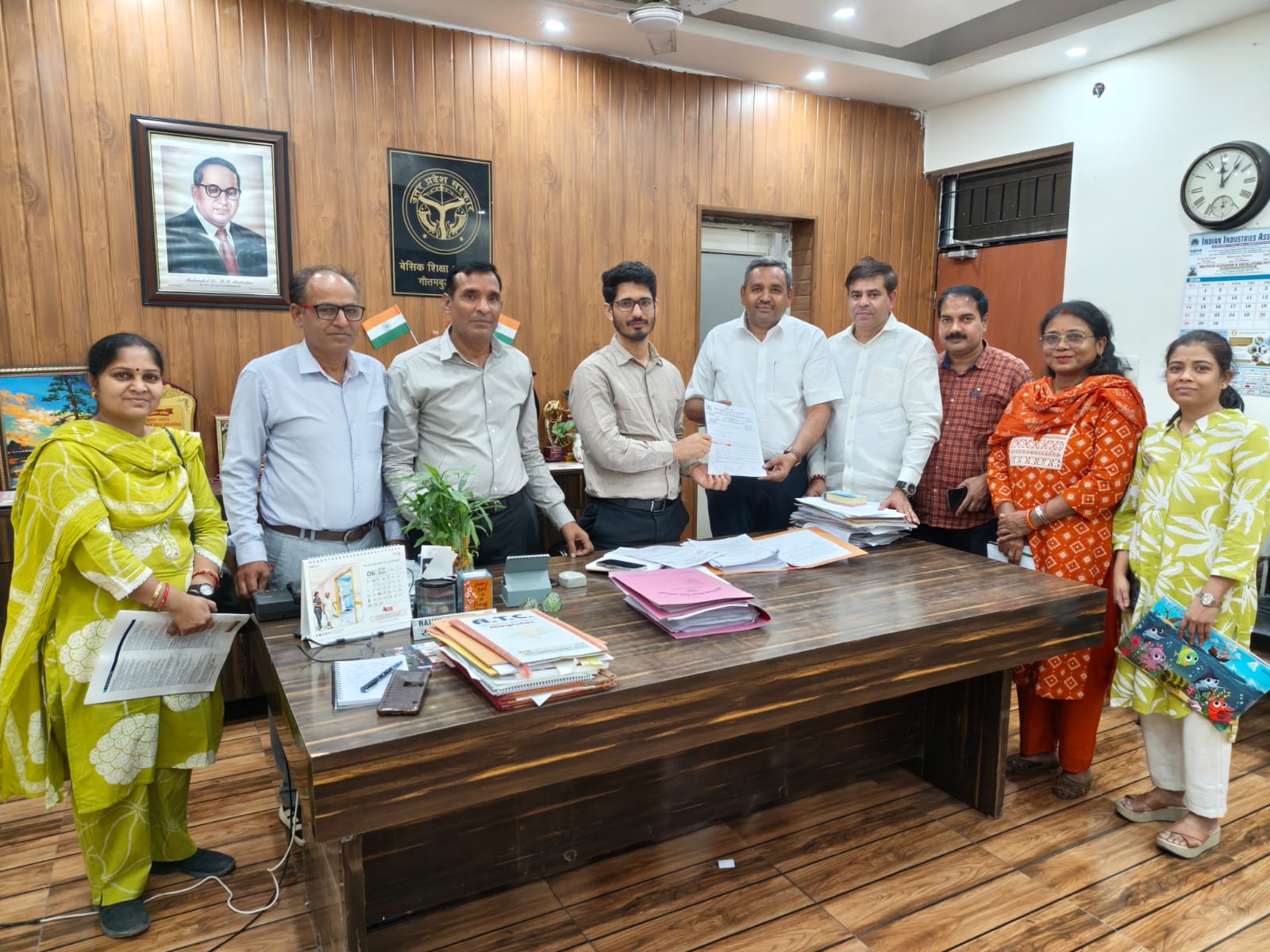 शिक्षकों ने ग्रीष्मकालीन अवकाश के सापेक्ष की उपार्जित अवकाश की मांग:12 सूत्रीय मांगों के समर्थन में BSA को सौंपा ज्ञापन