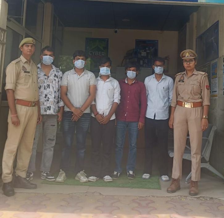 नोएडा में फर्जी जॉब-ट्रेनिंग रैकेट का भंडाफोड़, पांच आरोपी चढ़े पुलिस के हत्थे