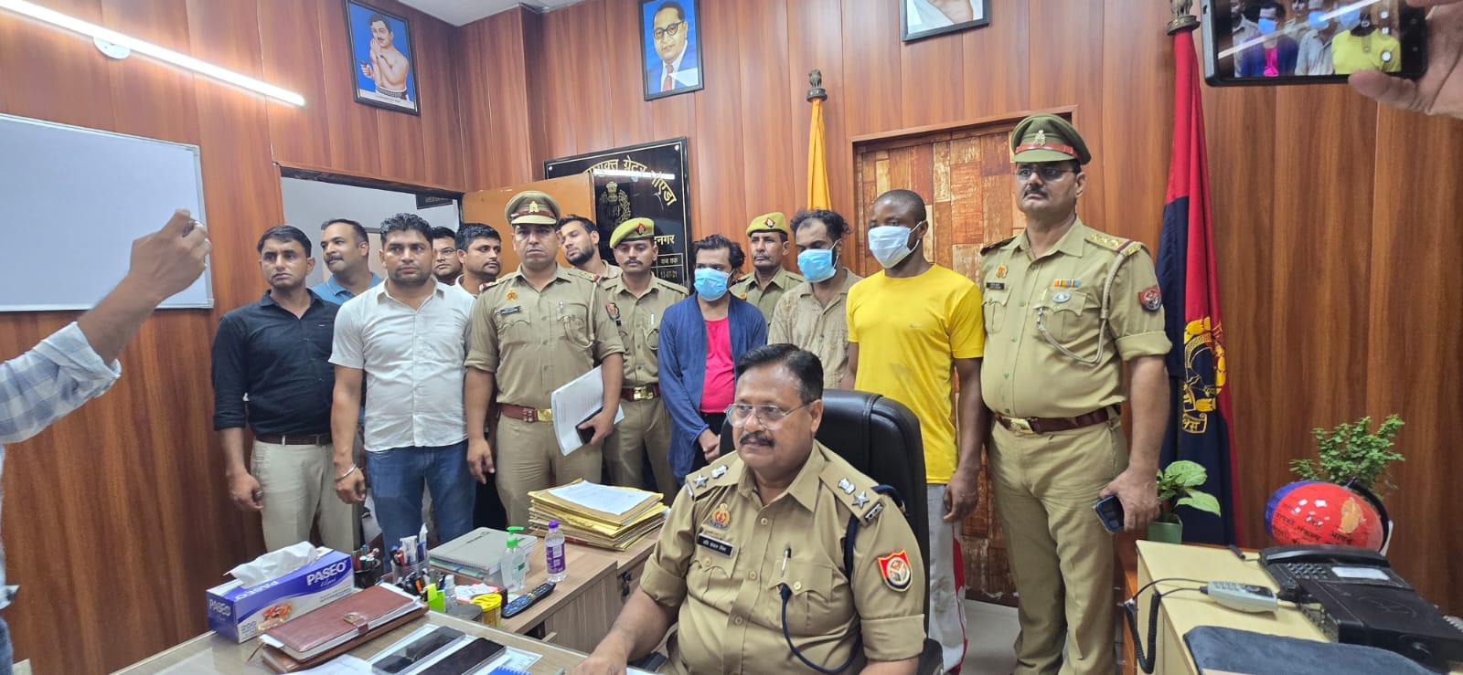 ग्रेटर नोएडा में विदेशी नागरिक समेत तीन तस्कर गिरफ्तार, 14 लाख की MDMA ड्रग्स बरामद