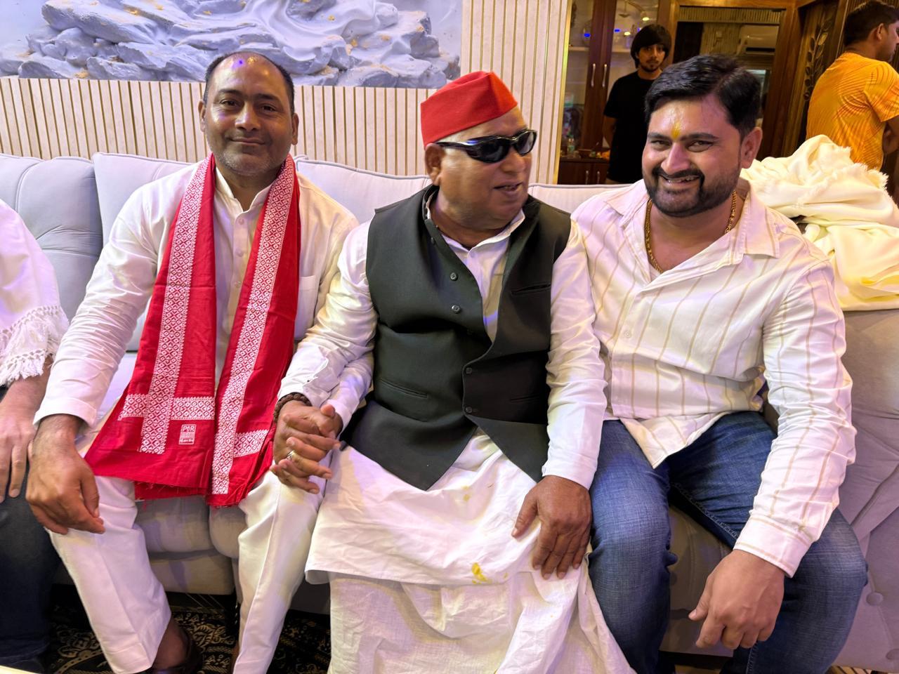 सपा सांसद ने कहा लोकतंत्र की हत्या कर रही है भाजपा:निजी कार्यक्रम में शामिल होने ग्रेटर नोएडा पहुंचे सपा सांसद अवधेश प्रसाद