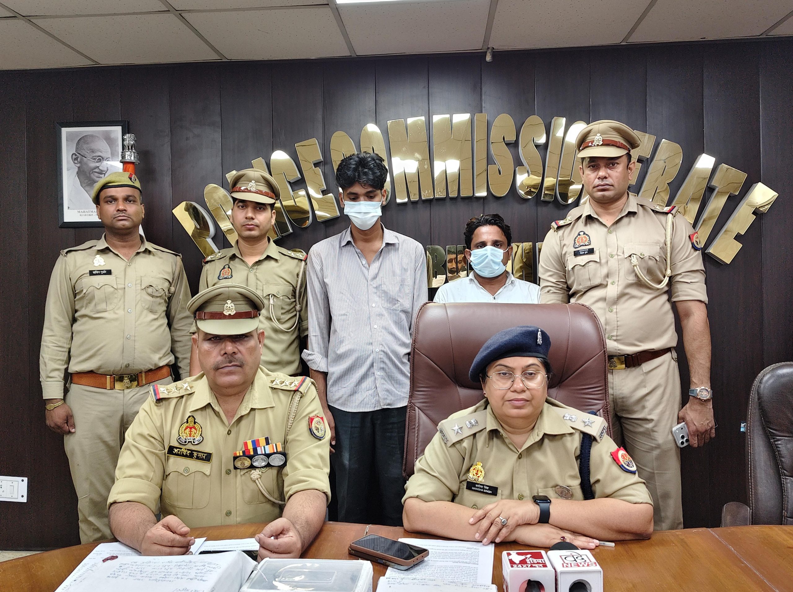 नौकरी दिलाने के नाम पर ठगी करने वाले गिरोह का भंडाफोड़, चार महिलाएं समेत छह गिरफ्तार