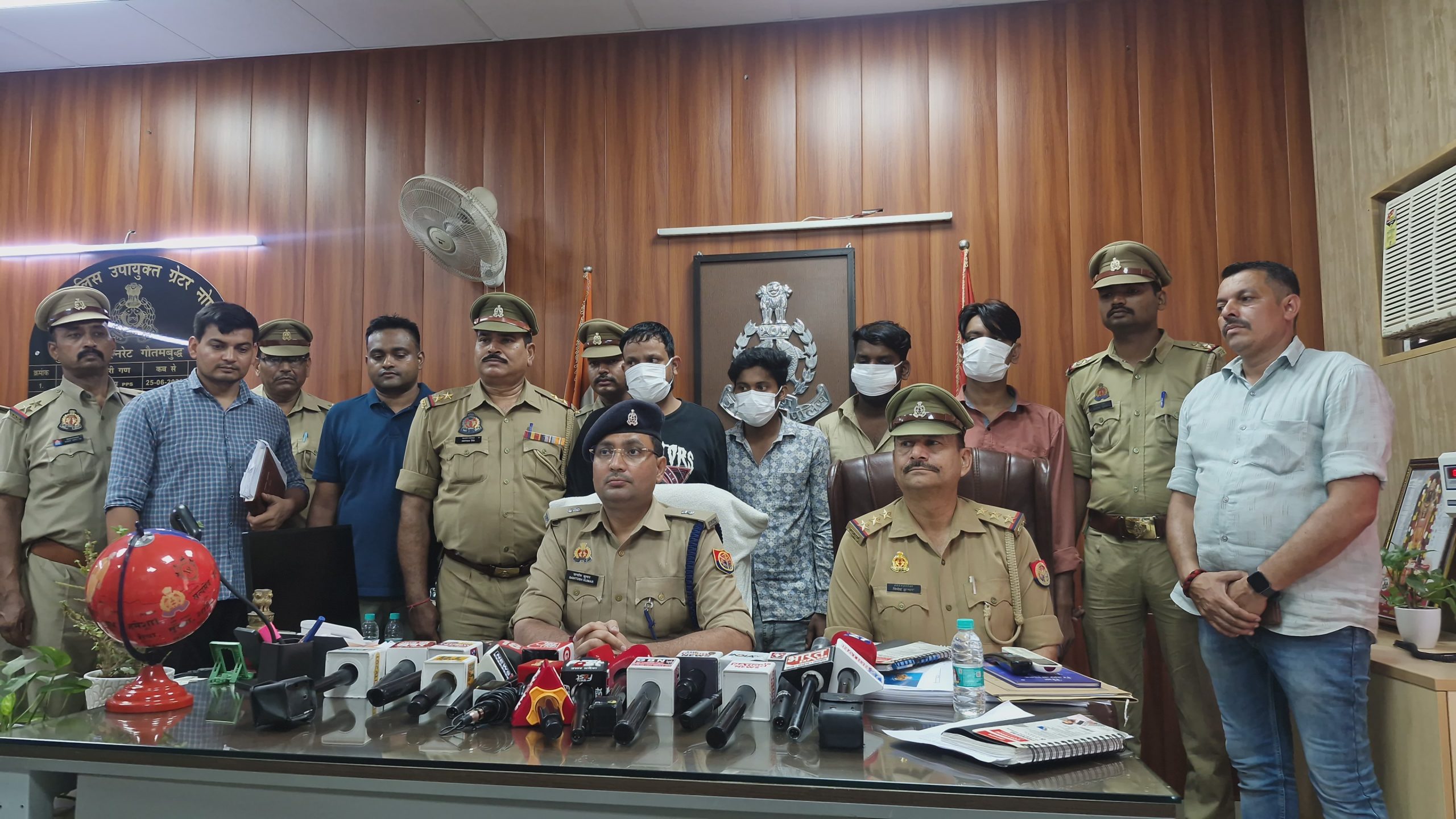 15 लाख की विदेशी ड्रग्स के साथ चार तस्कर गिरफ्तार, छात्रों को बनाते थे निशाना